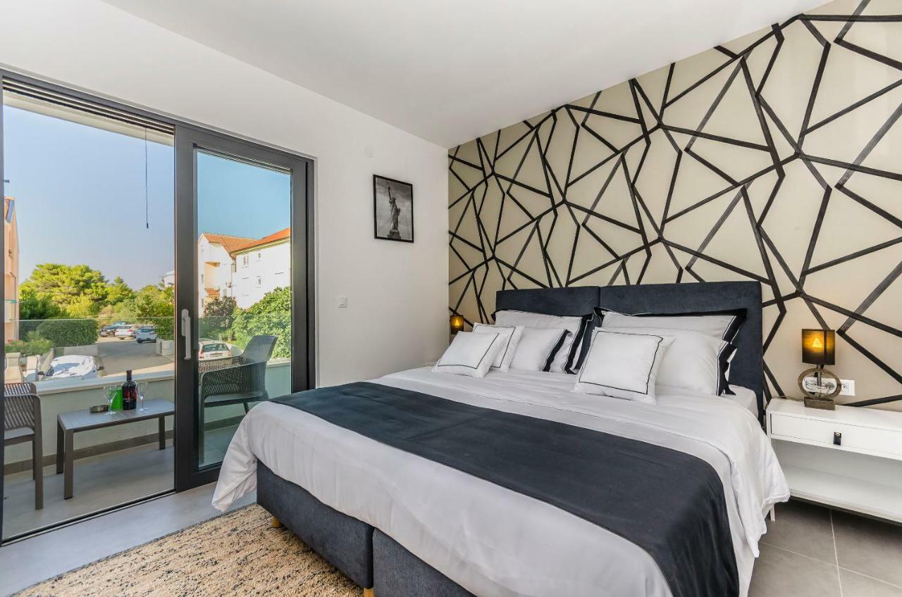 Apartments Villa Adriana I Срима Екстериор снимка