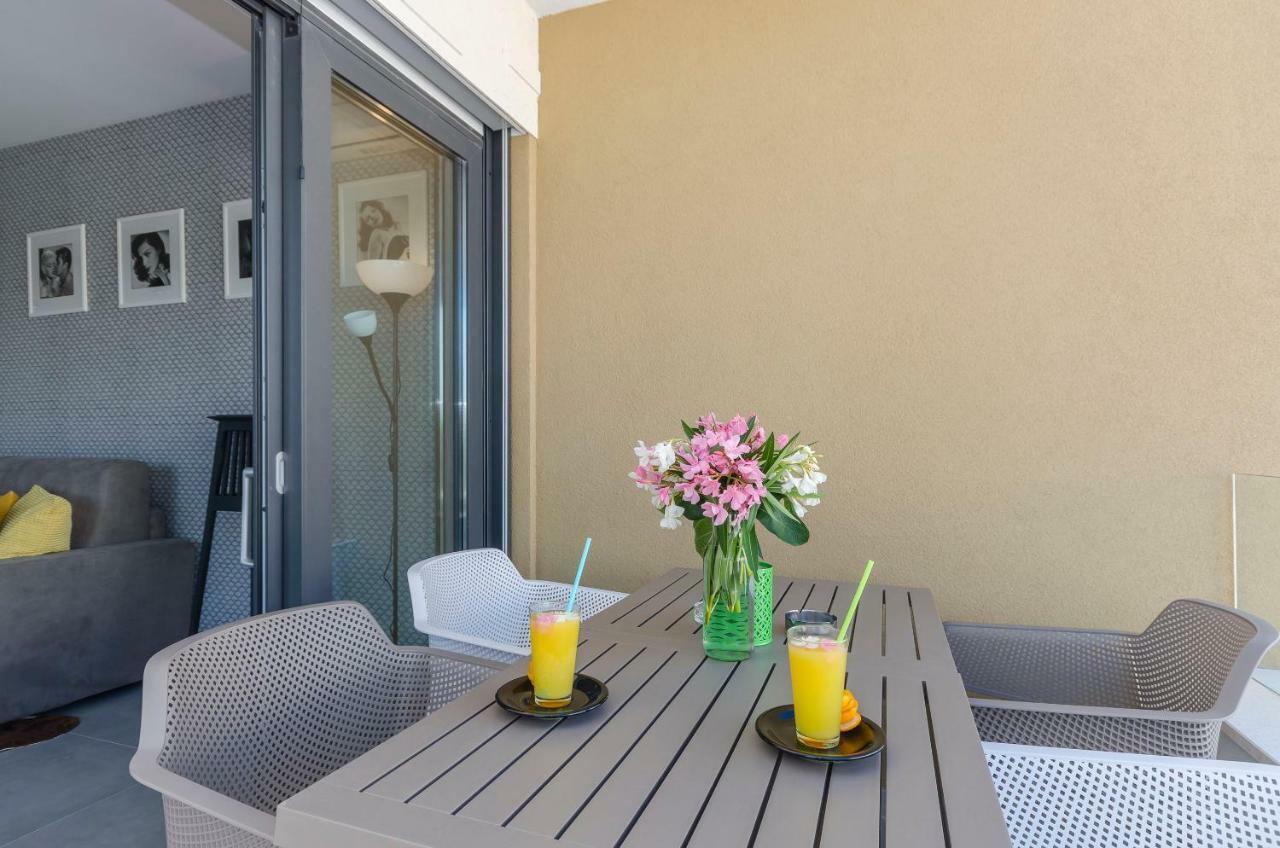 Apartments Villa Adriana I Срима Екстериор снимка